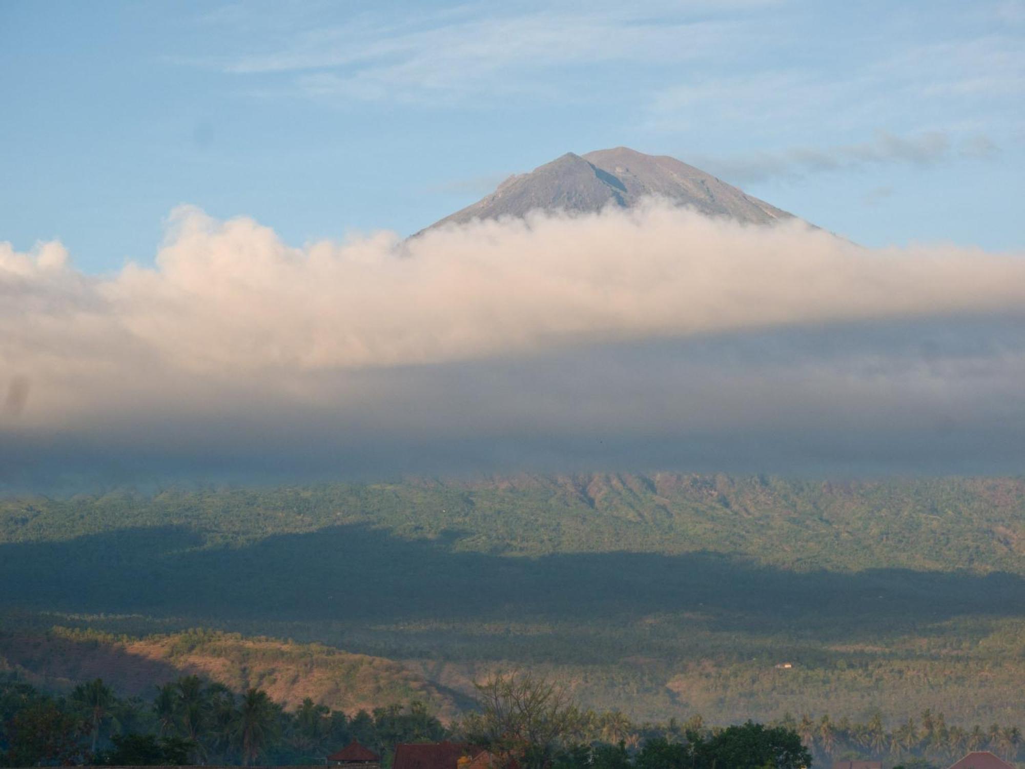 Bubu Racok Homestay アメッド エクステリア 写真